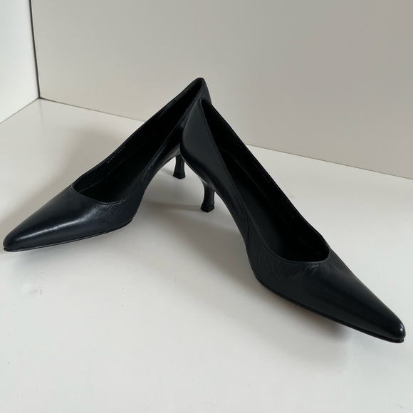 Stuart Weitzman Shoes - Stuart Weitzman Navy Leather Pumps
